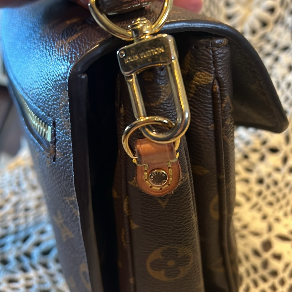 Louis Vuitton Monogram  Pochette Métis - Picture 10 of 12